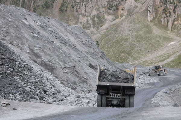 How to Choose the Right Type of Coal for Industrial Use